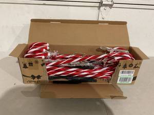 lot 29 image: LOT OF 16 - 22inch Candy Cane Lights
