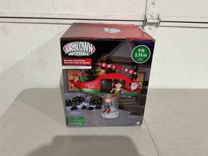 lot 9 image: Gemmy 8 ft Pre-Lit LED Animated Santa and Elves in Helicopter Scene Christmas Inflatable