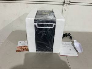 lot 30 image: CROWNFUL Ice Maker Countertop Machine - Black