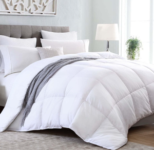 lot 402 image: Queen Size White Duvet Insert