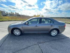 2010 Ford Fusion Hybrid - 2 OWNERS