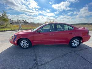 2004 Pontiac Grand AM SE - 1 OWNER