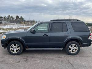 2010 Ford Explorer XLT - 4X4 - 1 OWNER