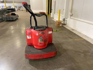 lot 45 image: Raymond Walkie Rider. 24 Volt (needs battery)