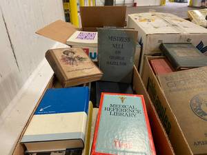 lot 12 image: Pallet of Miscellaneous books