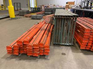 lot 10 image: Tear Drop Pallet Racking - 9 uprights, 43 crossbars