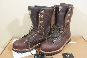 lot 40 image: Irish Setter 860 Leather Work Boots - Mens 10.5