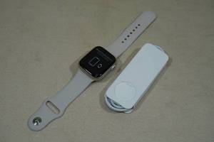lot 43 image: Apple Watch Series 8 45mm Aluminum & Ceramic Smart Watch