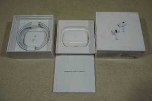 lot 44 image: Apple AirPods Pro 2nd Generation Earbuds