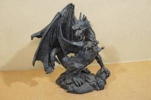 lot 116 image: Fantasy Dragon Statue