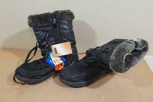 lot 132 image: Ozark Trail Winter Boots - Womens 7