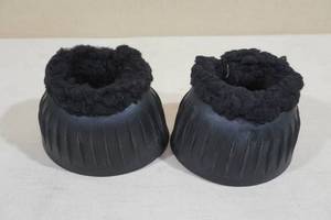 lot 138 image: Rubber Bell Boots with Lining - Medium