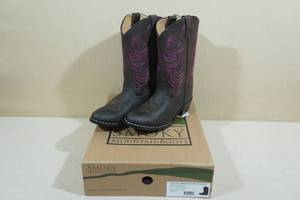 lot 147 image: Smoky Mountain Boots - Youth Size 7 - BrownPurple Stitching