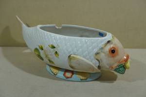 lot 210 image: Koi Fish Soup Tourine
