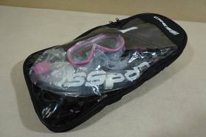 lot 237 image: Cressi Pink Snorkel Set - Mask, Fins, Snorkel