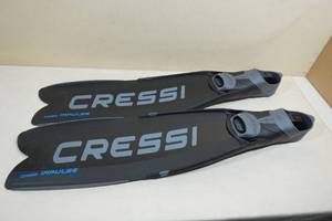 lot 239 image: Cressi Gara Impulse Diving Fins