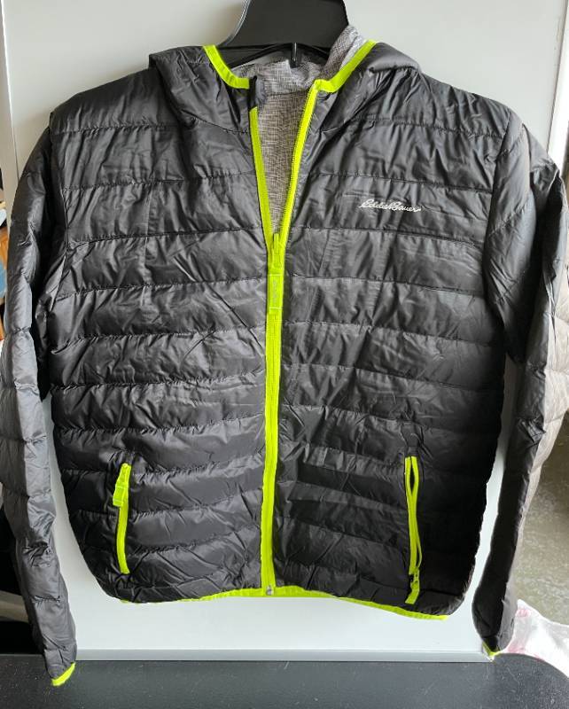 lot 160 image: Eddie Bauer Youth Boys Packable Jacket Size L 1416