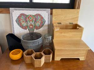 lot 111 image: Lot of Household Decor and Small Wooden Stool (Child Size) with Storage