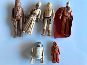 lot 125 image: Lot of Vintage 1977-1981 Loose Star Wars Action Figures