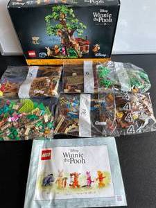 lot 139 image: LEGO Ideas Winnie the Pooh Treehouse #21326