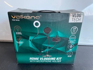 lot 143 image: Home Vlogging Kit with Microphone Holder
