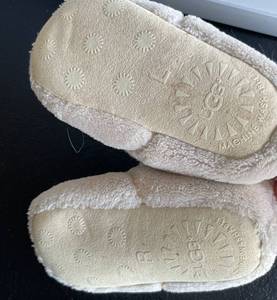 lot 175 image: UGG Brand Infant Girls Crib Booties 