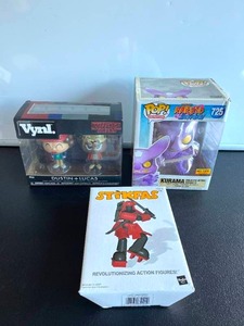lot 89 image: Various Vinyl Figure Sets
