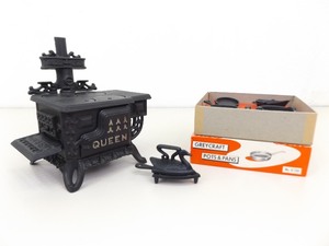 lot 2 image: MINT Antique Miniature Salesmans Sample Toy QUEEN Brand Stove and Accessories