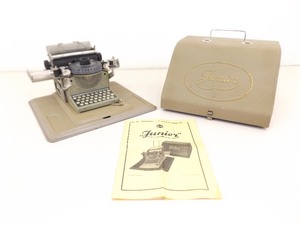 lot 4 image: Antique 1920s GSN Germany Junior Toy Typewriter in Original Case wInstructions