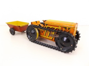 lot 8 image: Vintage Marx Windup Tin Litho Toy Tractor Trailer