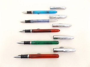 lot 35 image: Lot of 5 Sheaffers Fountain Pens 