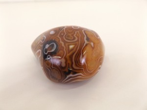 lot 42 image: RARE Large One Pound (15.33 oz) Polished Lake Superior Agate