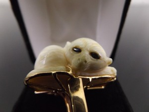 lot 55 image: 14k Yellow Gold Carved Bone Sapphire Eyes Sleeping Monkey Ring Size 7