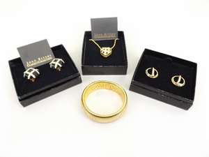 lot 72 image: Lot of 4 Joan Rivers Necklace, Bracelet, and Clip On Earrings in Original Boxes