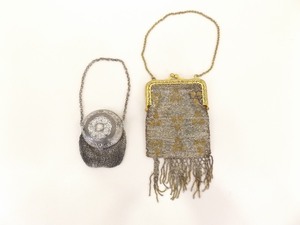 lot 86 image: 2 Art Deco 1920s Metal Mesh and Beaded Flapper Bags