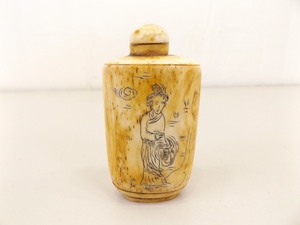 lot 88 image: VERY OLD Antique Bone Carved Asian PerfumeSnuff Bottle wApplicatorSnuff Spoon