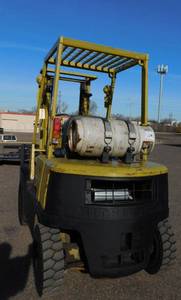 lot 10 image: Mitsubishi FG20 LP Forklift