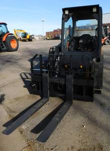 lot 6A image: 2017 JCB 155 Skid Steer
