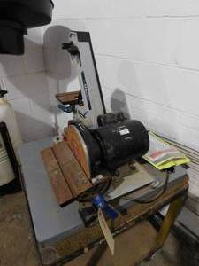 lot 24 image: Delta Shopmaster 1 Belt  8 Disk Sander