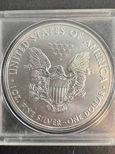 lot 63 image: 2017 AMERICAN SILVER EAGLE 1 TROY OZ .999 FINE SILVER IN CASE