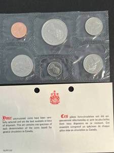 lot 77 image: 1975 CANADIAN MINT SET