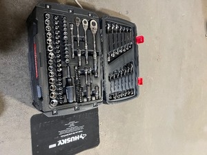 lot 20 image: Husky Mechanics Tool Set 250  (missing -Pieces ) originally 270 pcs