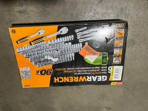 lot 42 image: GEARWRENCH 14 in. and 38 in. Drive 6-Point Standard & Deep SAEMetric 90-Tooth Ratchet and Socket Mechanics Tool Set (106-Piece)
