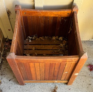 lot 101 image: Wooden Planter Box