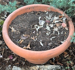 lot 130 image: Large Plastic Planter