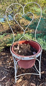 lot 132 image: Metal Ice Cream Chair Planter Stand