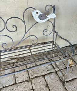lot 133 image: Petite Planter Bench