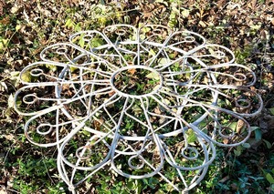 lot 148 image: Ornate White Metal Table