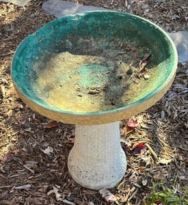 lot 159 image: Beautiful Cement Birdbath