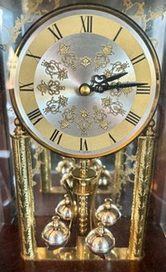 lot 23 image: Vintage German Mantle Clock
